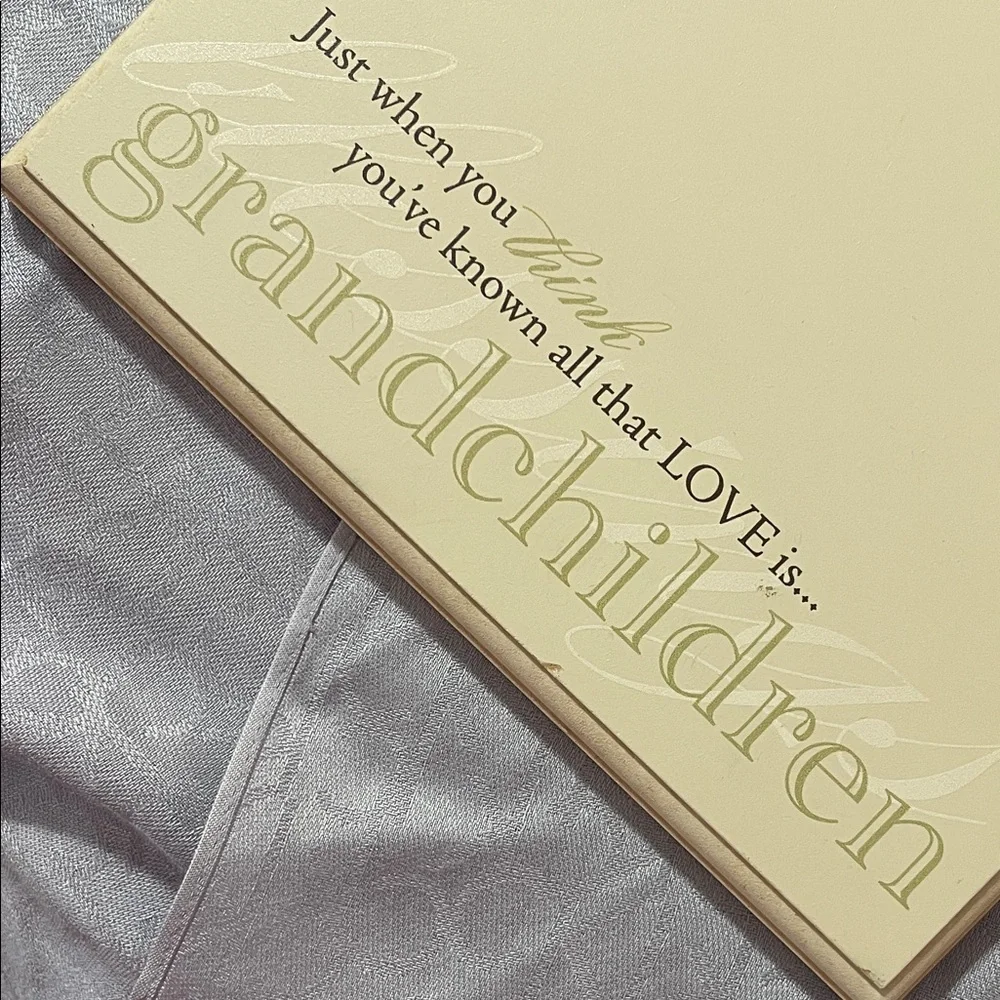 Wooden Cream Wall Decor with Photo Clip